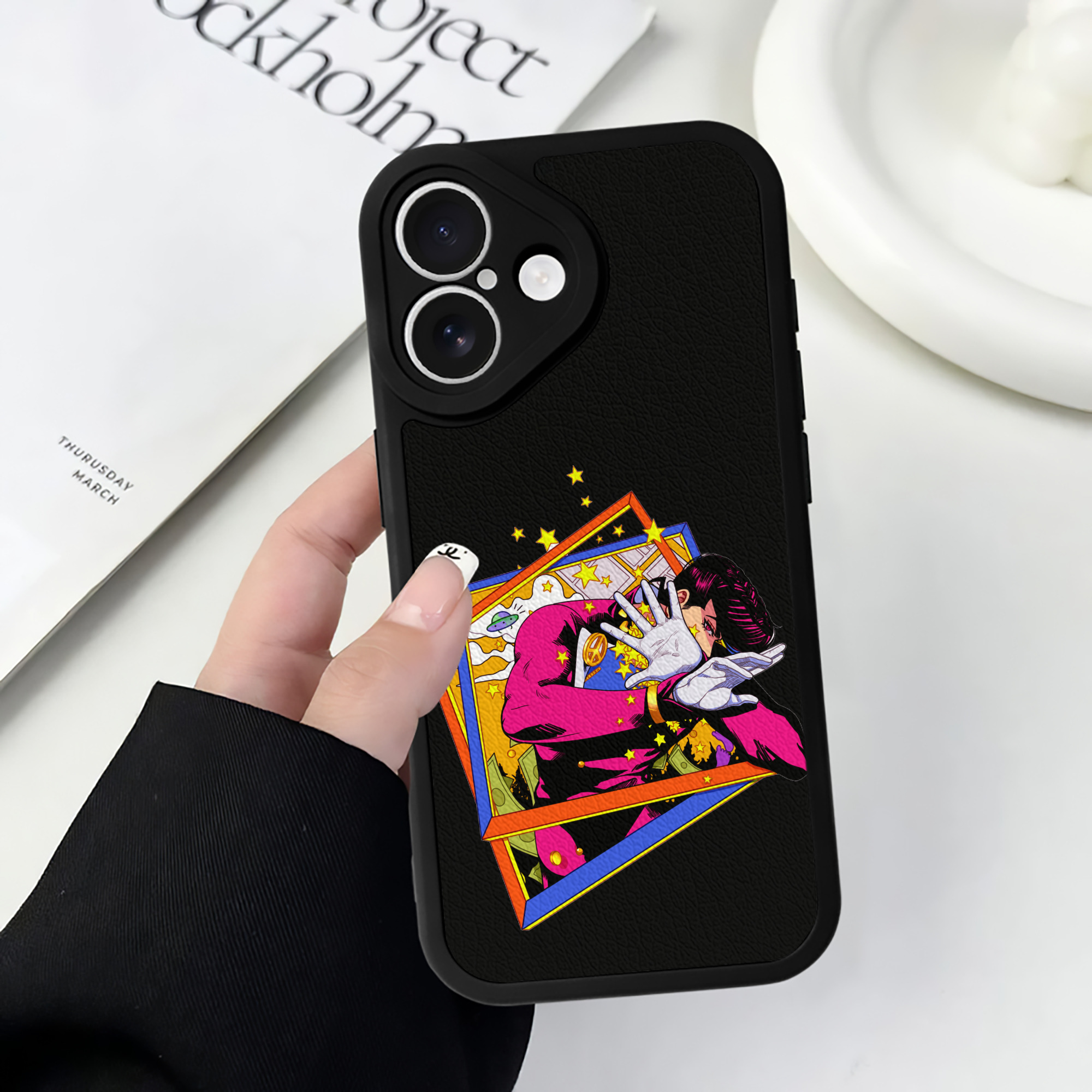 （画像用） ジョジョの奇妙な冒険 ひがしかた じょうすけ JoJo's Bizarre Adventure Higashikata Josuke 【iPhone 16シリーズ対応】シリコンスマホケース（レザー調） 材質：シリコン